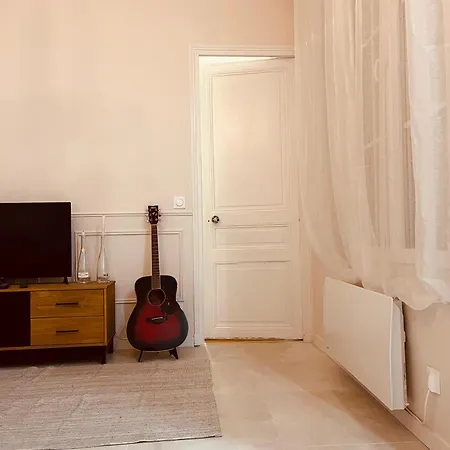 Charming Flat In 13eme * Parijs